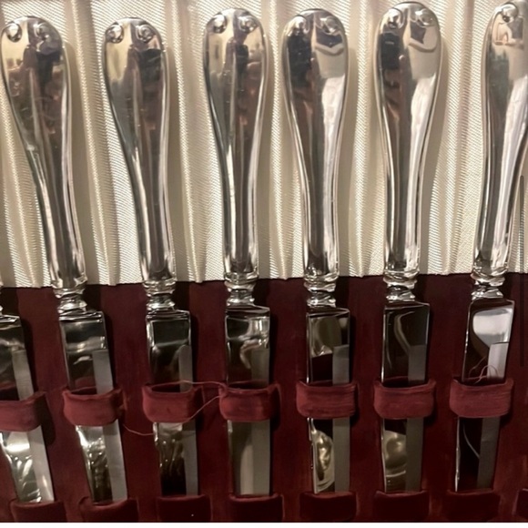 Luxurious Tiffany Co sterling flatware - Picture 11 of 16